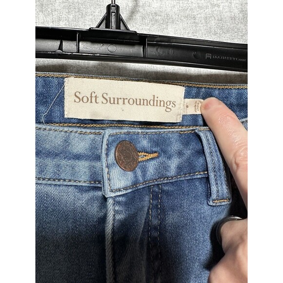 Soft Surroundings Jeans Women’s size 8 Blue Medium Wash Mid Rise Straight - Picture 2 of 8